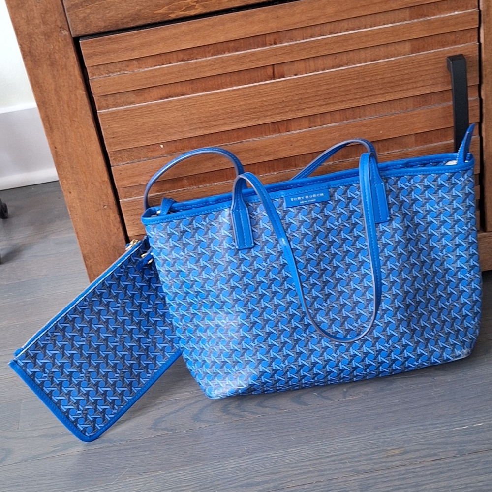Tory Burch Mediterranean Blue Ever Ready Tote Bag - Picture 2 of 16